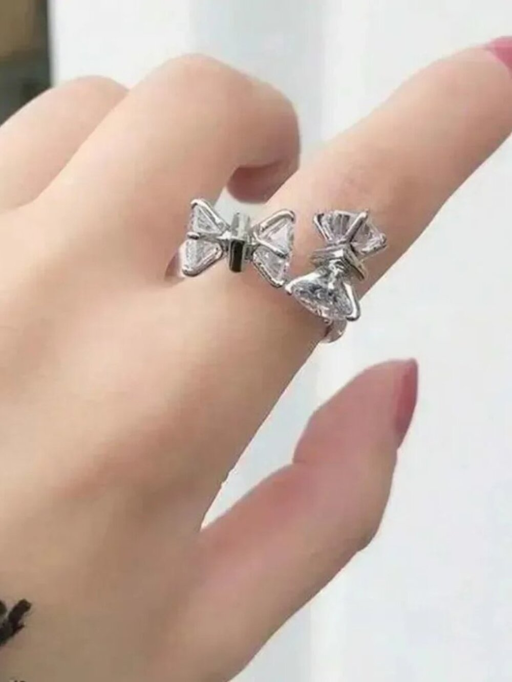 Elegant Silver Bow Ring R88
